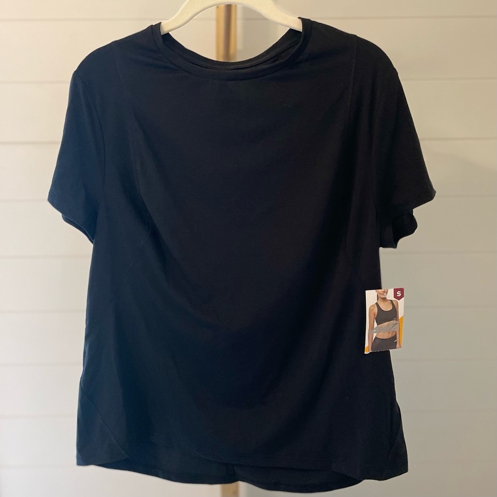 Avia Women's Black Athletic Tee Curved Seam‎ - Size Small NWT